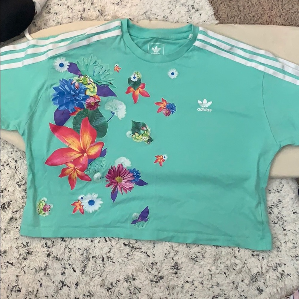 ADIDAS CROP TOP SIZE L LIKE NEW